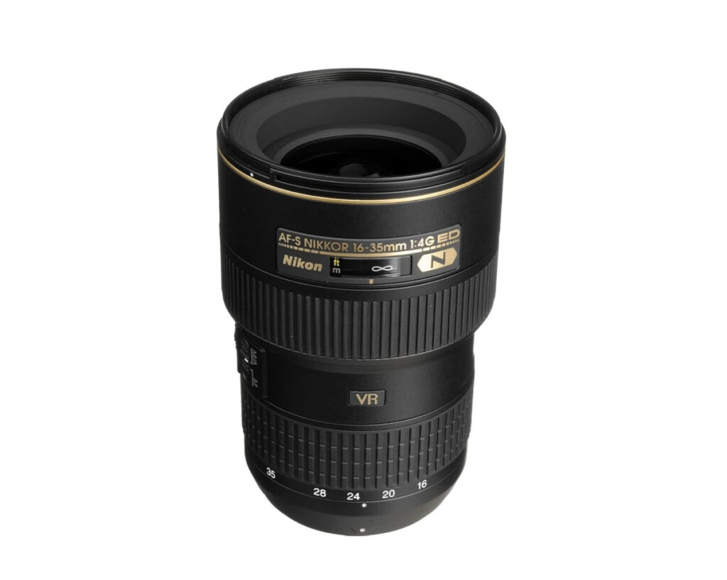 Nikon 16-35mm f/4 objective lens for real estate photography